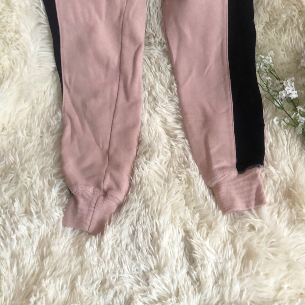 Tracksuit - Picture 8 of 8